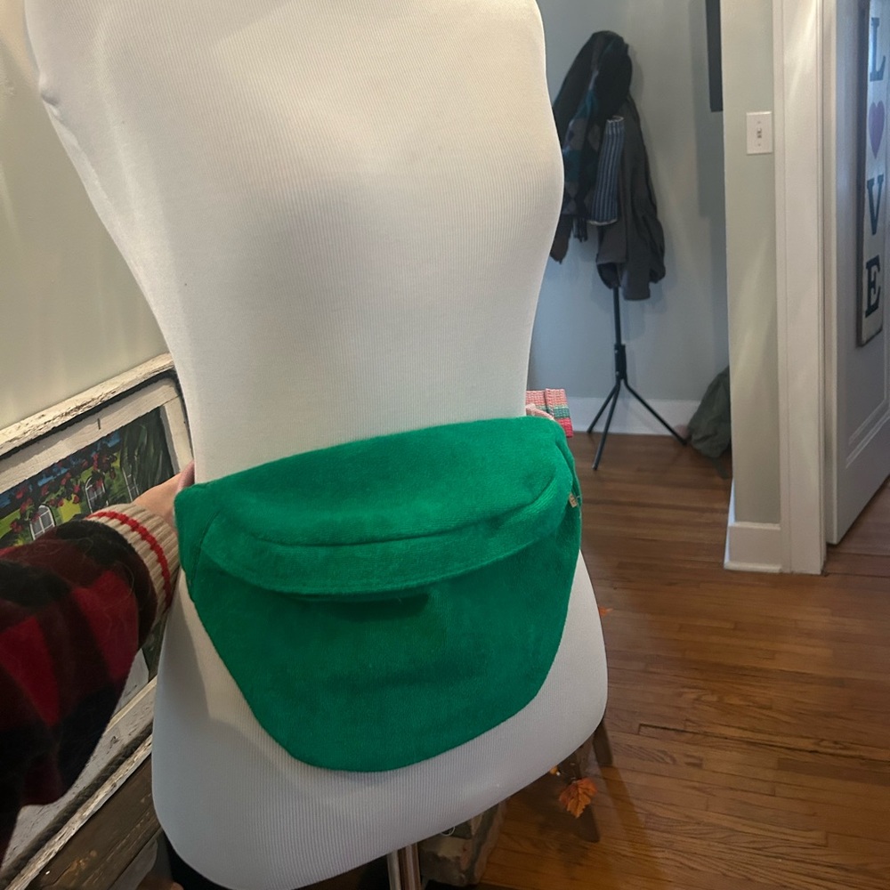 SHIRALEAH- Chicago Luxury Handbag brand.
